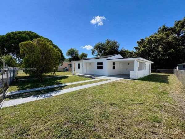 2370 NW 96th St , Miami, FL 33147