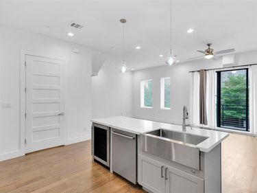 2450 N Garrett Avenue, Unit 14, Dallas, TX 75206