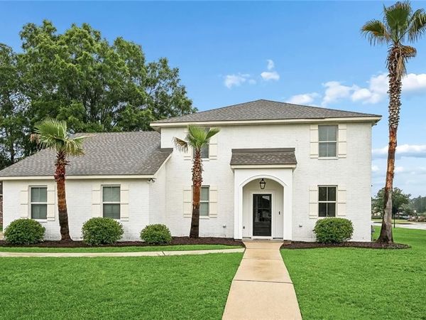 300 PLACE SAINT JULIEN Place , Covington, LA 70433