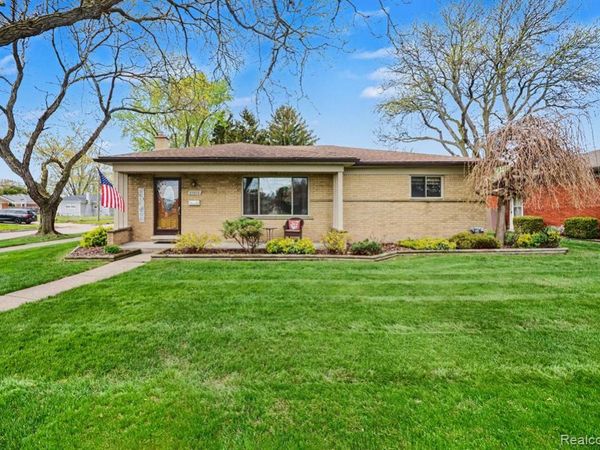 27515 Palomino Drive, Warren, MI 48093