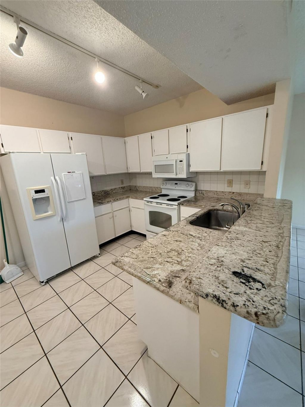 12060 NW 11th Street, Unit 12060, Pembroke Pines, FL 33026 Photo