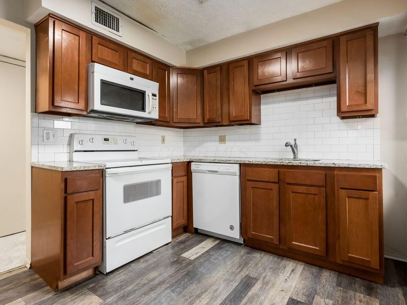 100 Chittenden Avenue, Columbus, OH 43201 Photo 11