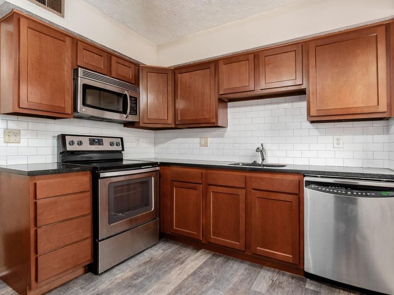 100 Chittenden Avenue, Columbus, OH 43201 Photo 5
