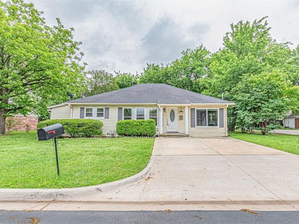 407 W 4th Street, Kaufman, TX 75142