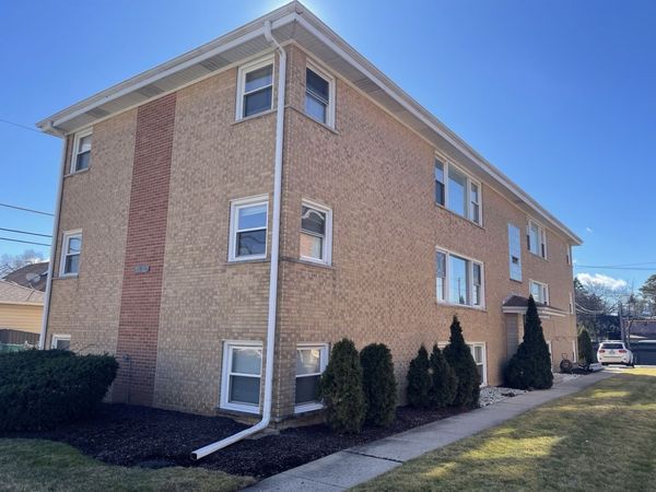 6910 N Rosemary Lane , Unit 1E, Niles, IL 60714