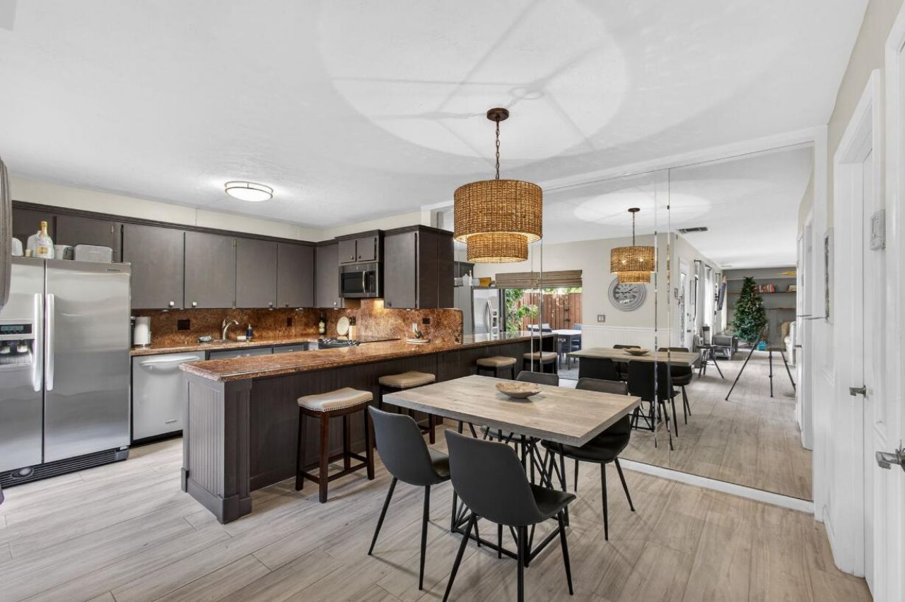 1700 Embassy Drive, Unit 101, West Palm Beach, FL 33401 Photo