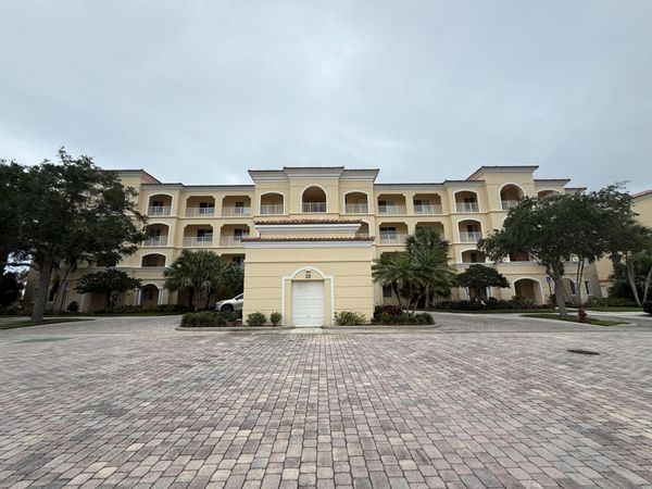 20 Harbour Isle Drive W, Unit Ph01, Fort Pierce, FL 34949