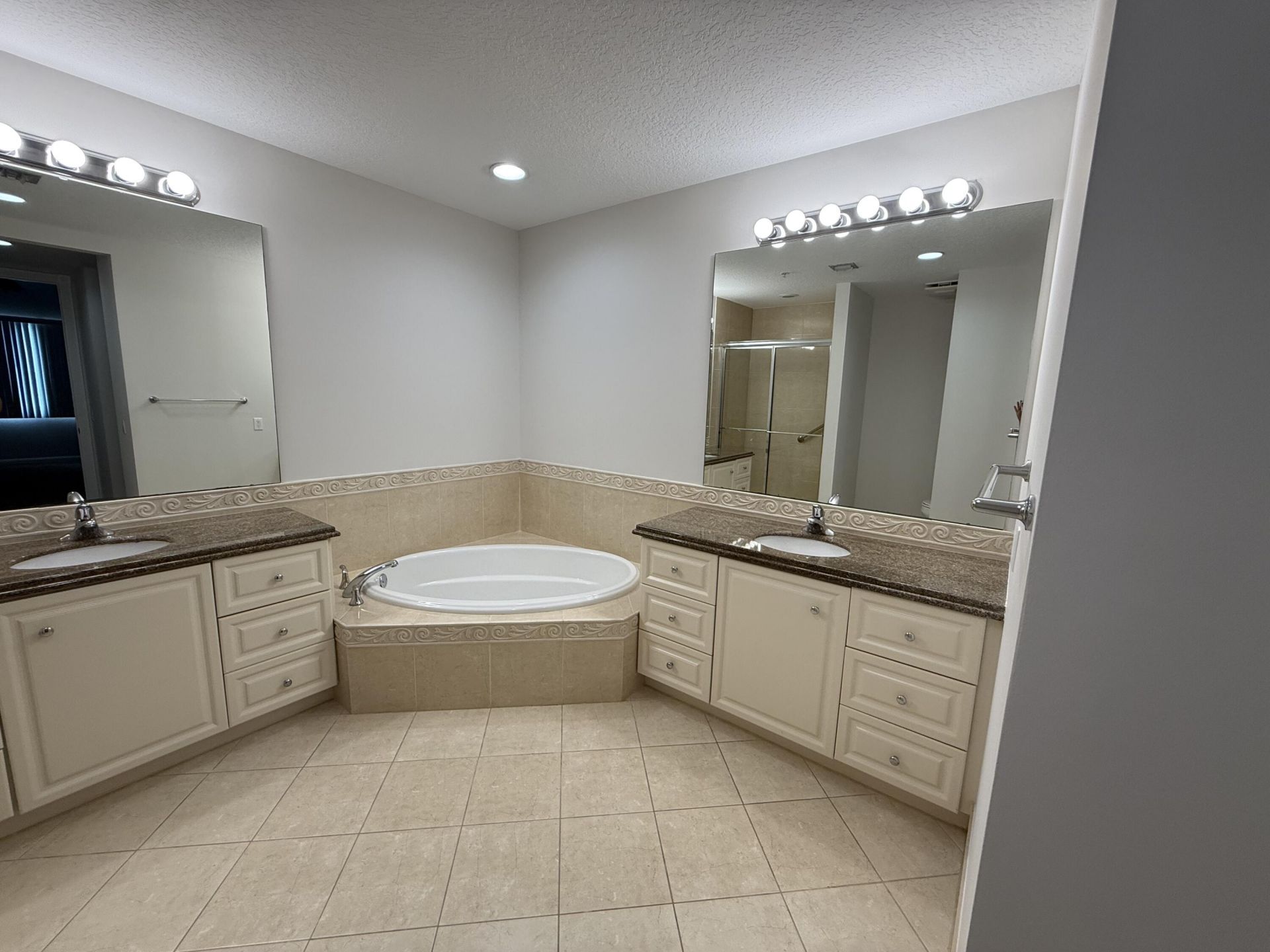 20 Harbour Isle Drive W, Unit Ph01, Fort Pierce, FL 34949 Photo