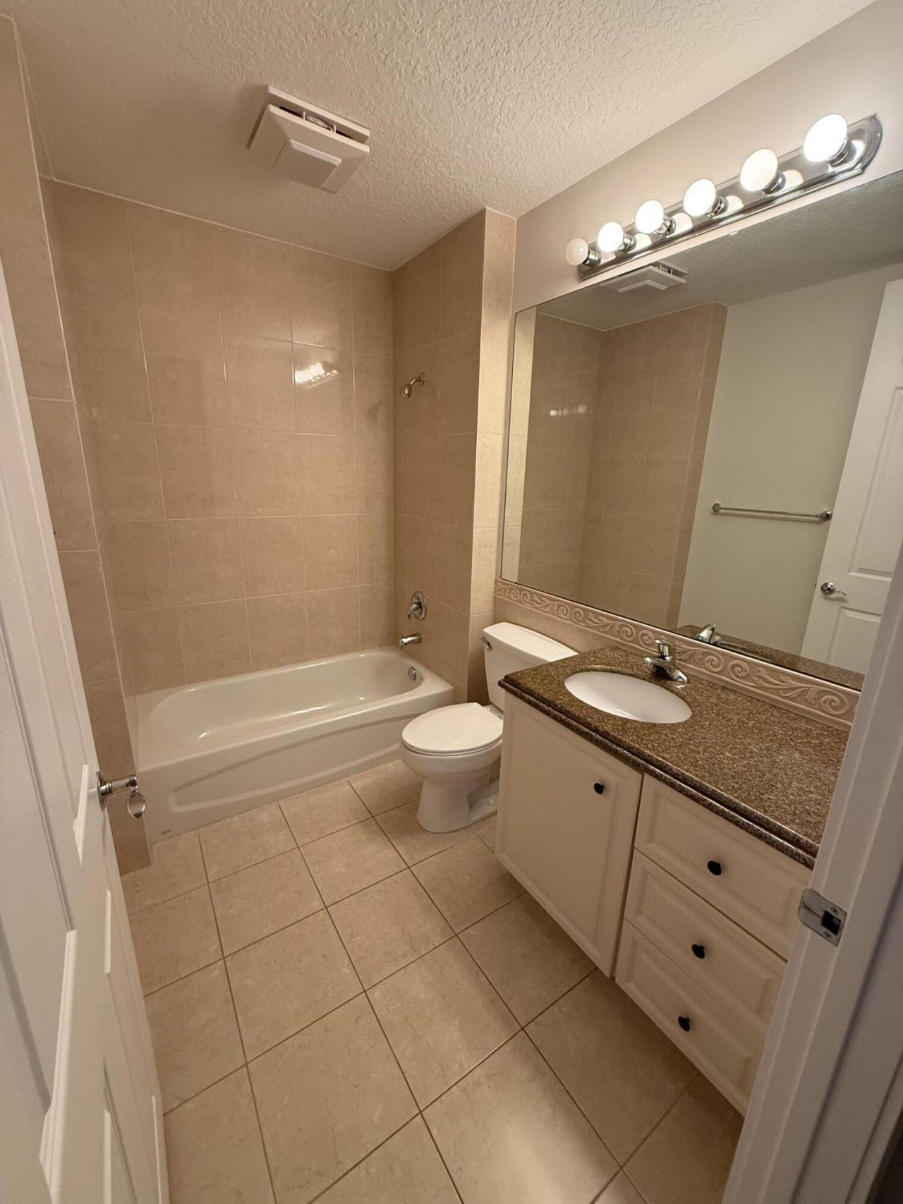20 Harbour Isle Drive W, Unit Ph01, Fort Pierce, FL 34949 Photo