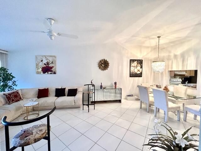 9279 Wedgewood Drive, Unit B20, Tamarac, FL 33321 Photo