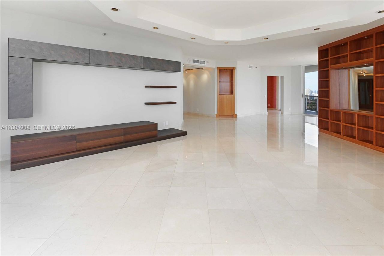 3802 NE 207th St, Unit 2604, Aventura, FL 33180 Photo