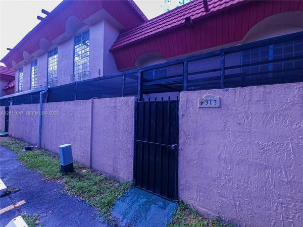 10907 N Kendall Dr , Unit 313, Miami, FL 33176