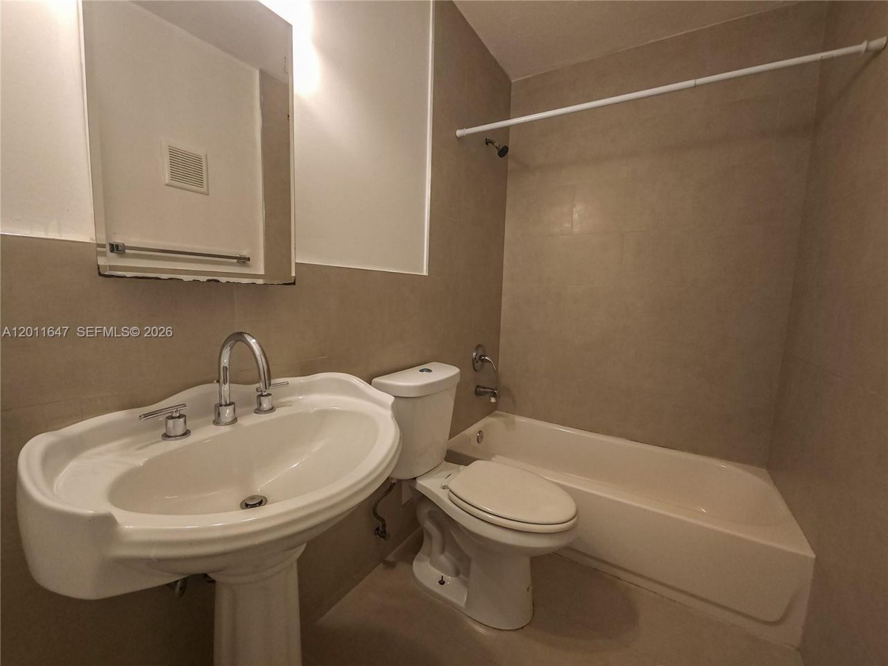 10907 N Kendall Dr , Unit 313, Miami, FL 33176 Photo