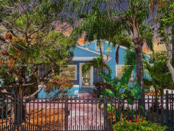 561 NW 53rd St , Miami, FL 33127