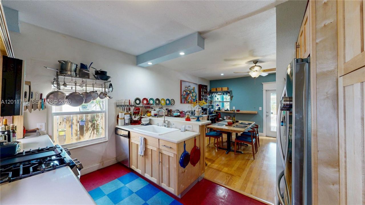 561 NW 53rd St, Miami, FL 33127 Photo