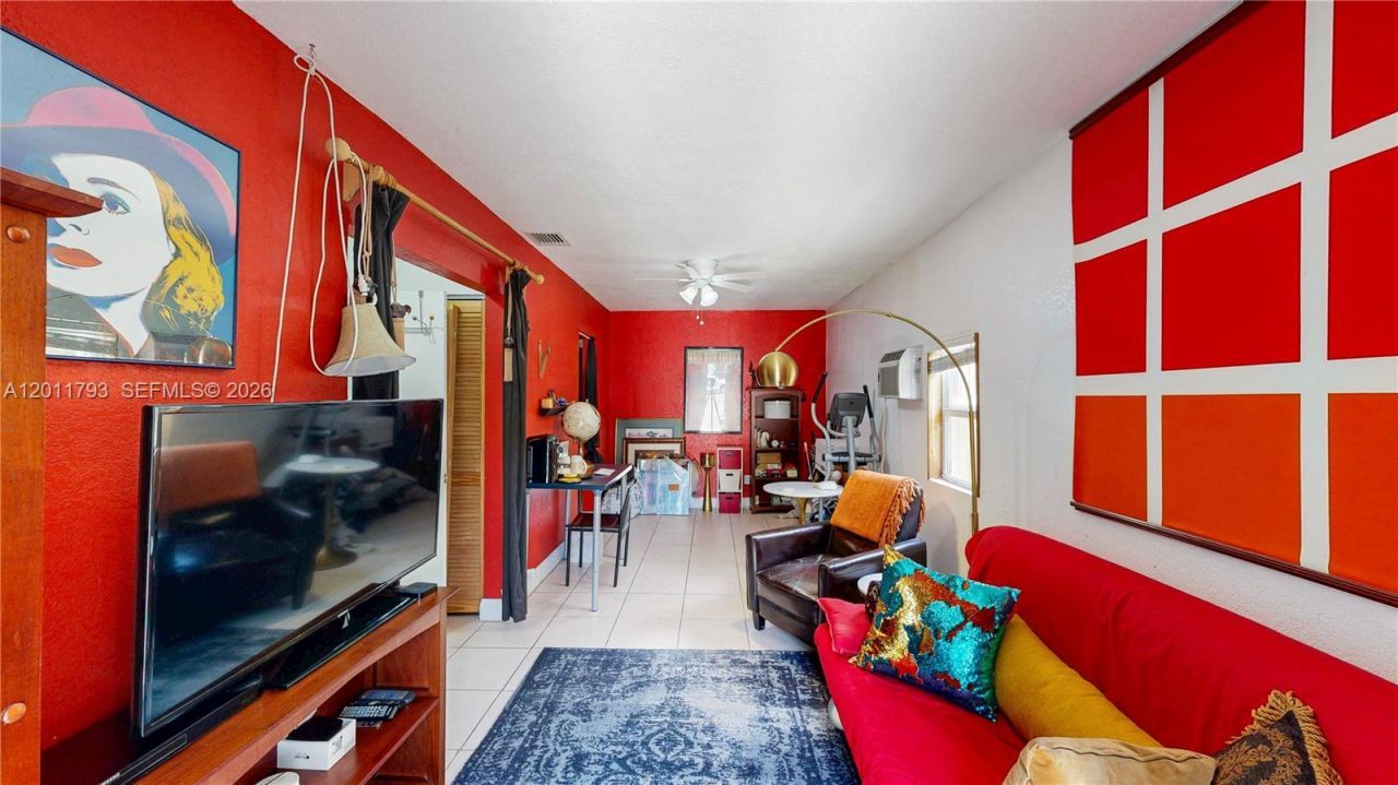 561 NW 53rd St, Miami, FL 33127 Photo