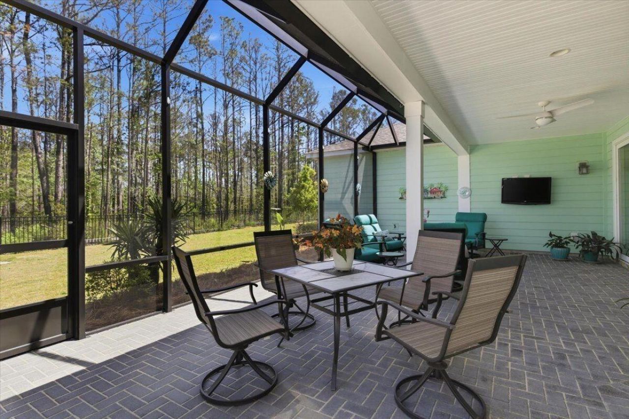 1123 Caribbean Soul Avenue Photo 30