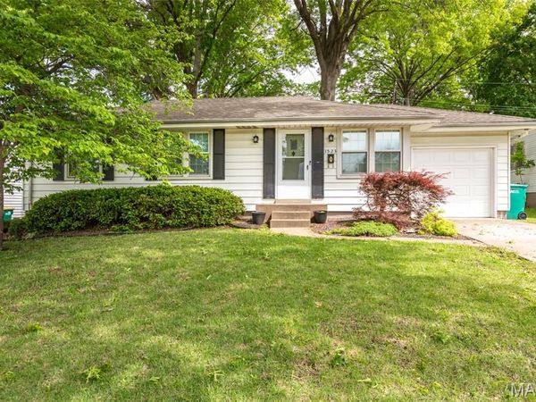 1523 Golden Drive , St Louis, MO 63137