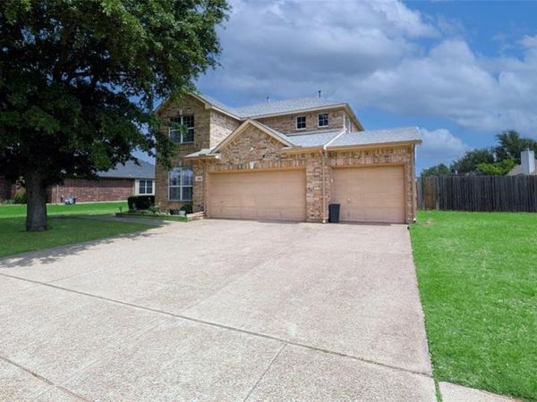 5848 Somerton Drive, Grand Prairie, TX 75052
