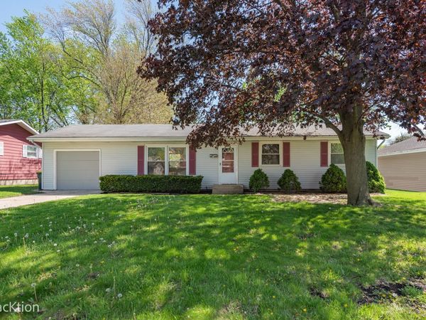 146 Mohawk Drive , Carol Stream, IL 60188