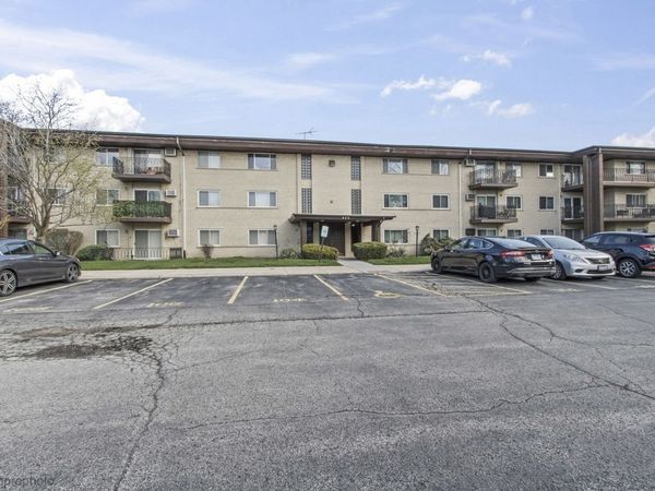 435 S Cleveland Avenue , Unit 307, Arlington Heights, IL 60005
