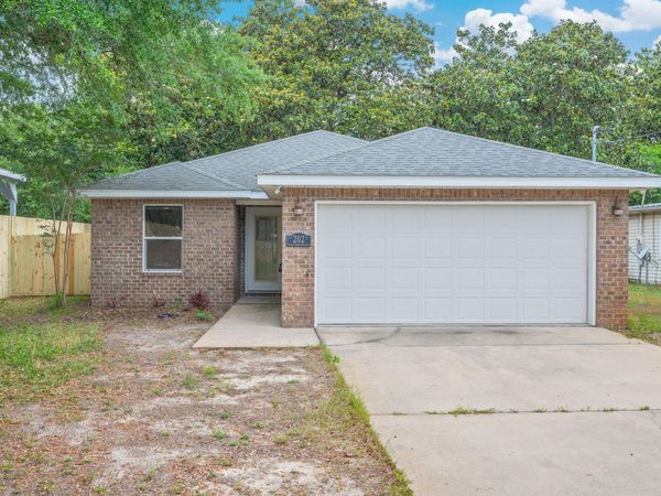 202 Paschel Avenue, Mary Esther, FL 32569