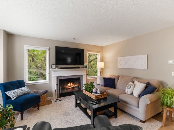 5260 Meredith Drive, Des Moines, IA 50310