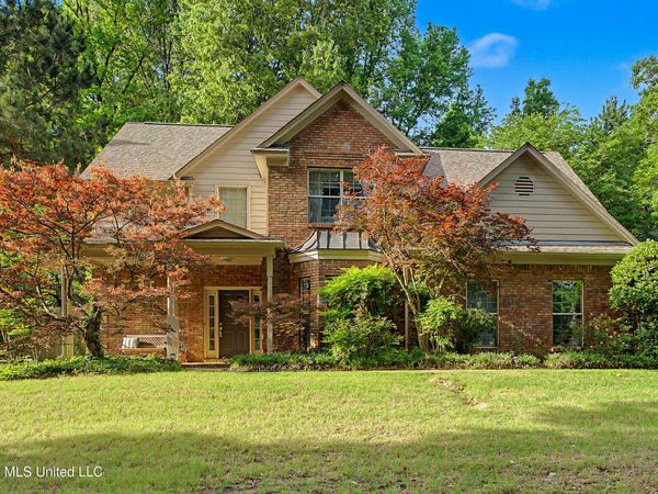 2110 Tall Tree Drive, Horn Lake, MS 38637