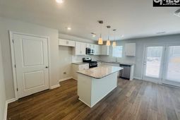 6017 Edgemont Court photo 4