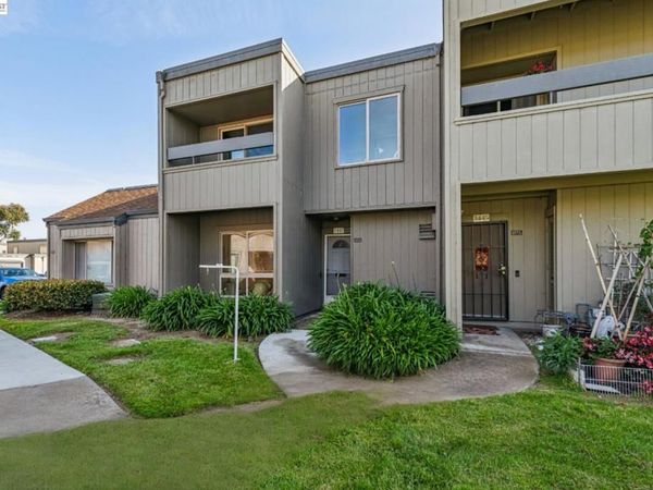 3447 Capella Ln, Alameda, CA 94502