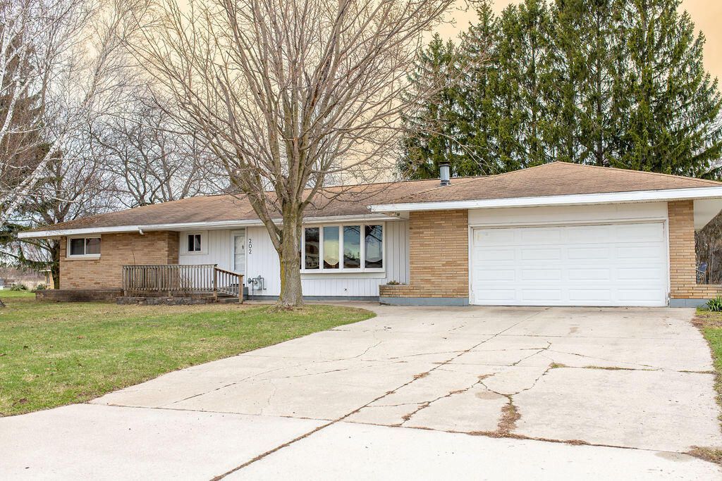 202 W Maple, Scottville, MI 49454 Main Photo