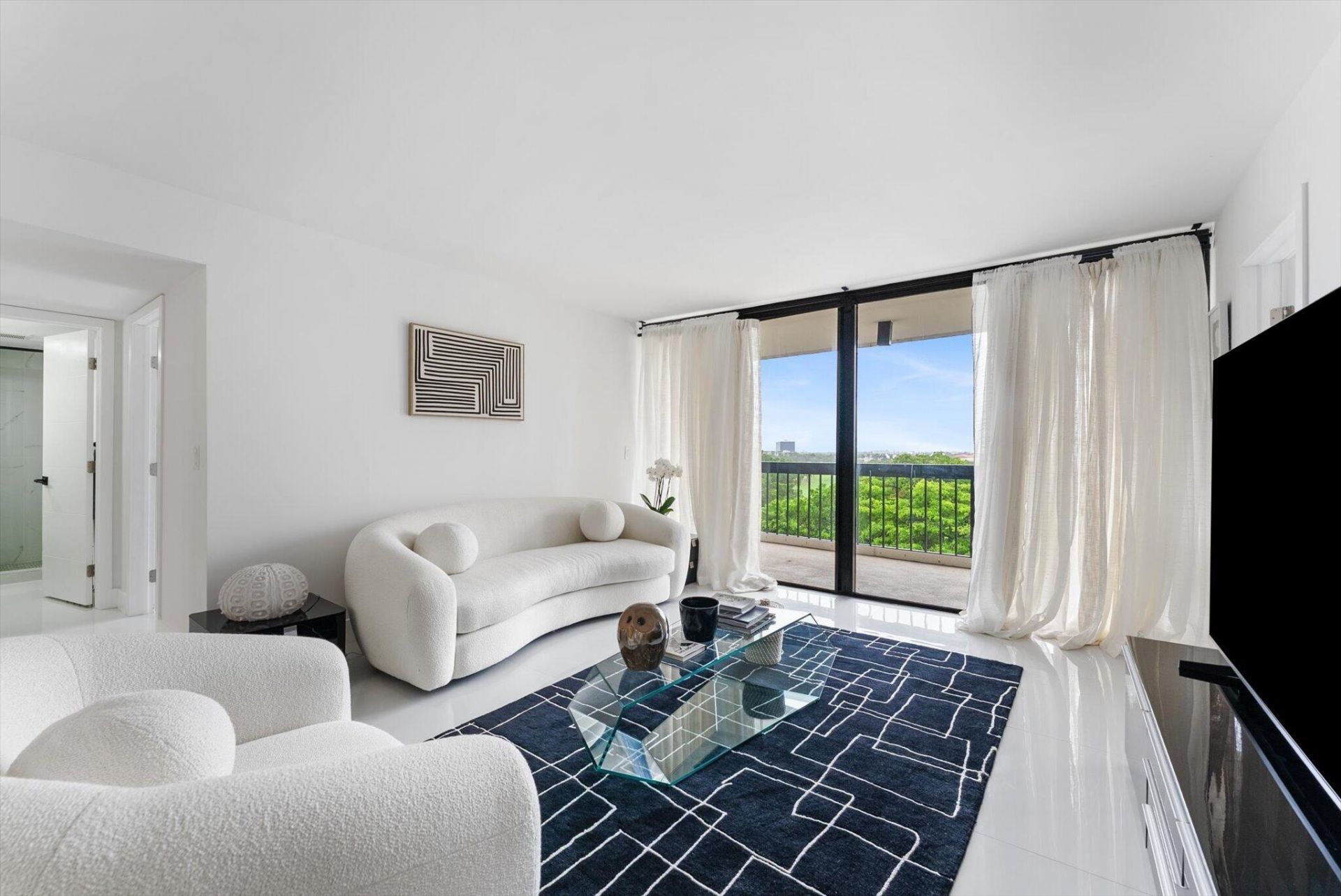 2425 Presidential Way, Unit 704, West Palm Beach, FL 33401 Photo