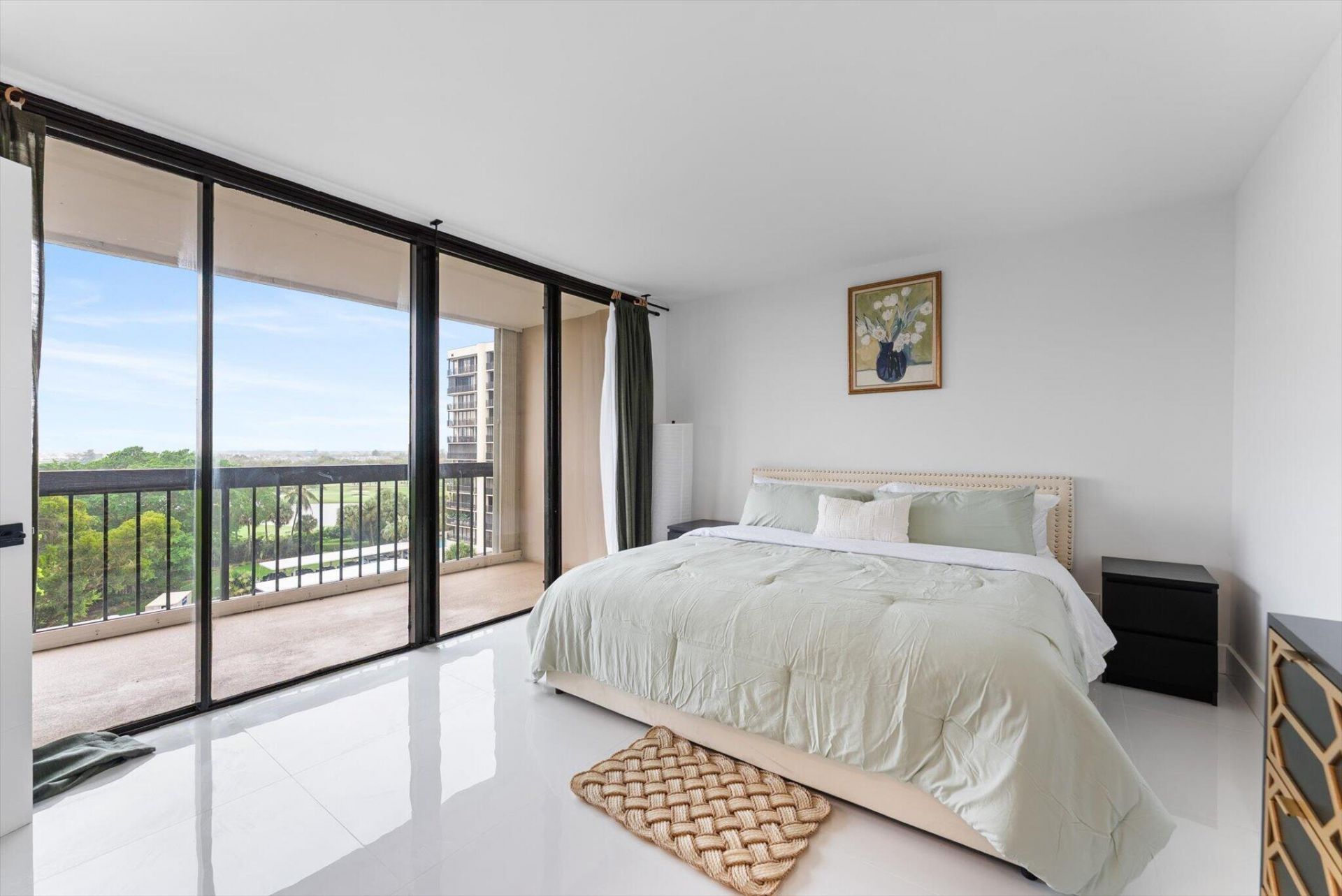 2425 Presidential Way, Unit 704, West Palm Beach, FL 33401 Photo