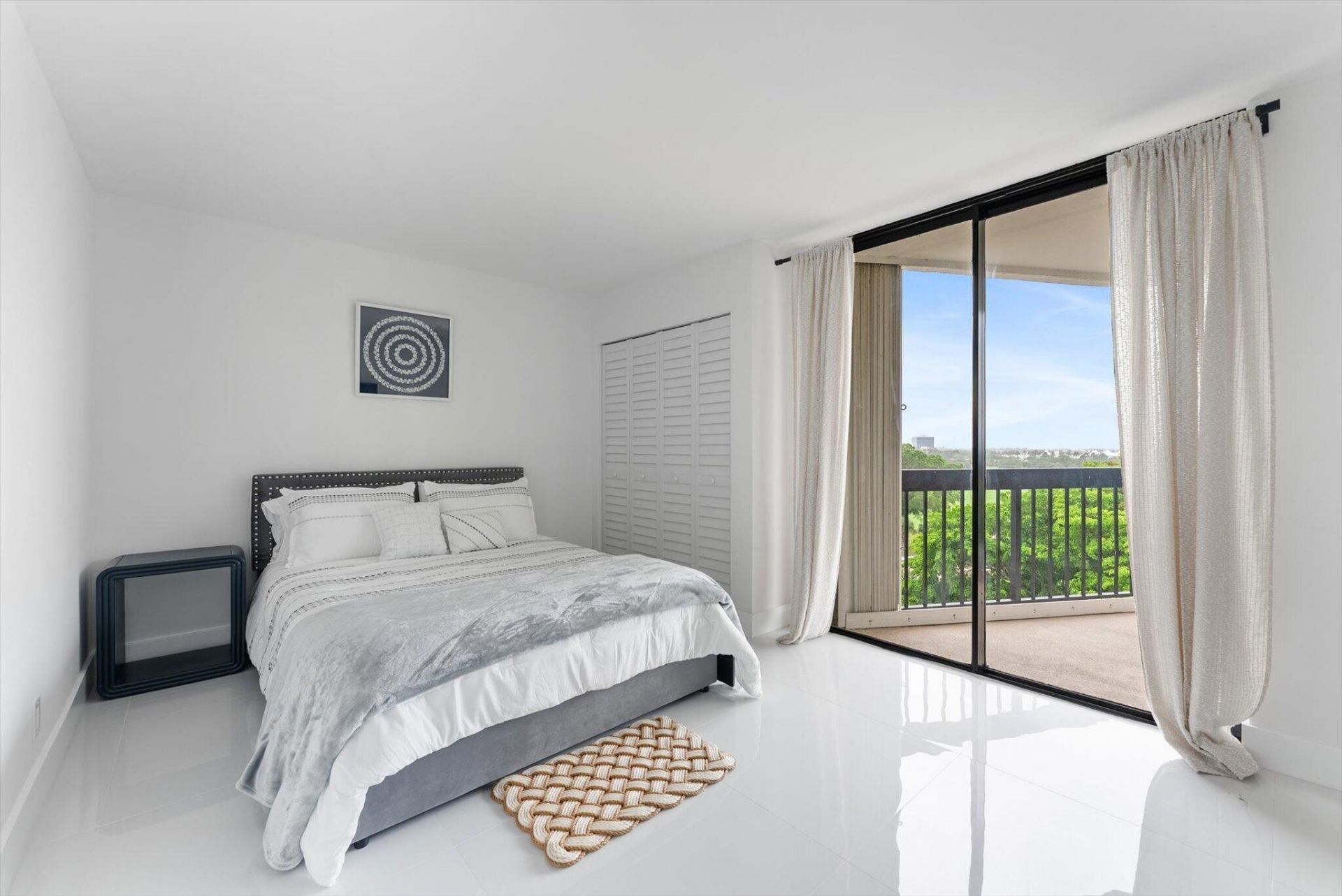 2425 Presidential Way, Unit 704, West Palm Beach, FL 33401 Photo