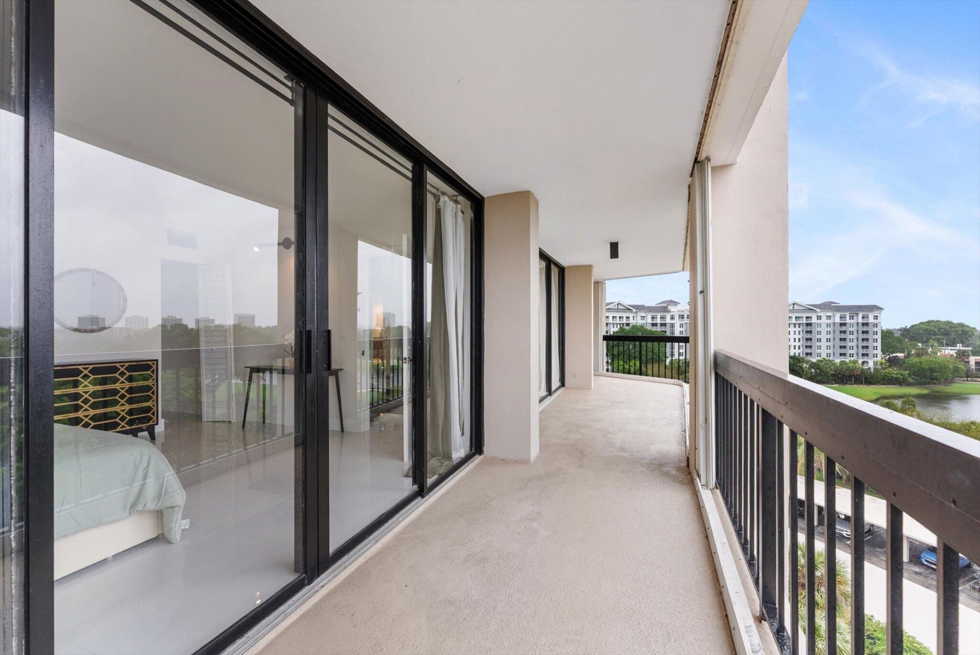 2425 Presidential Way, Unit 704, West Palm Beach, FL 33401 Photo