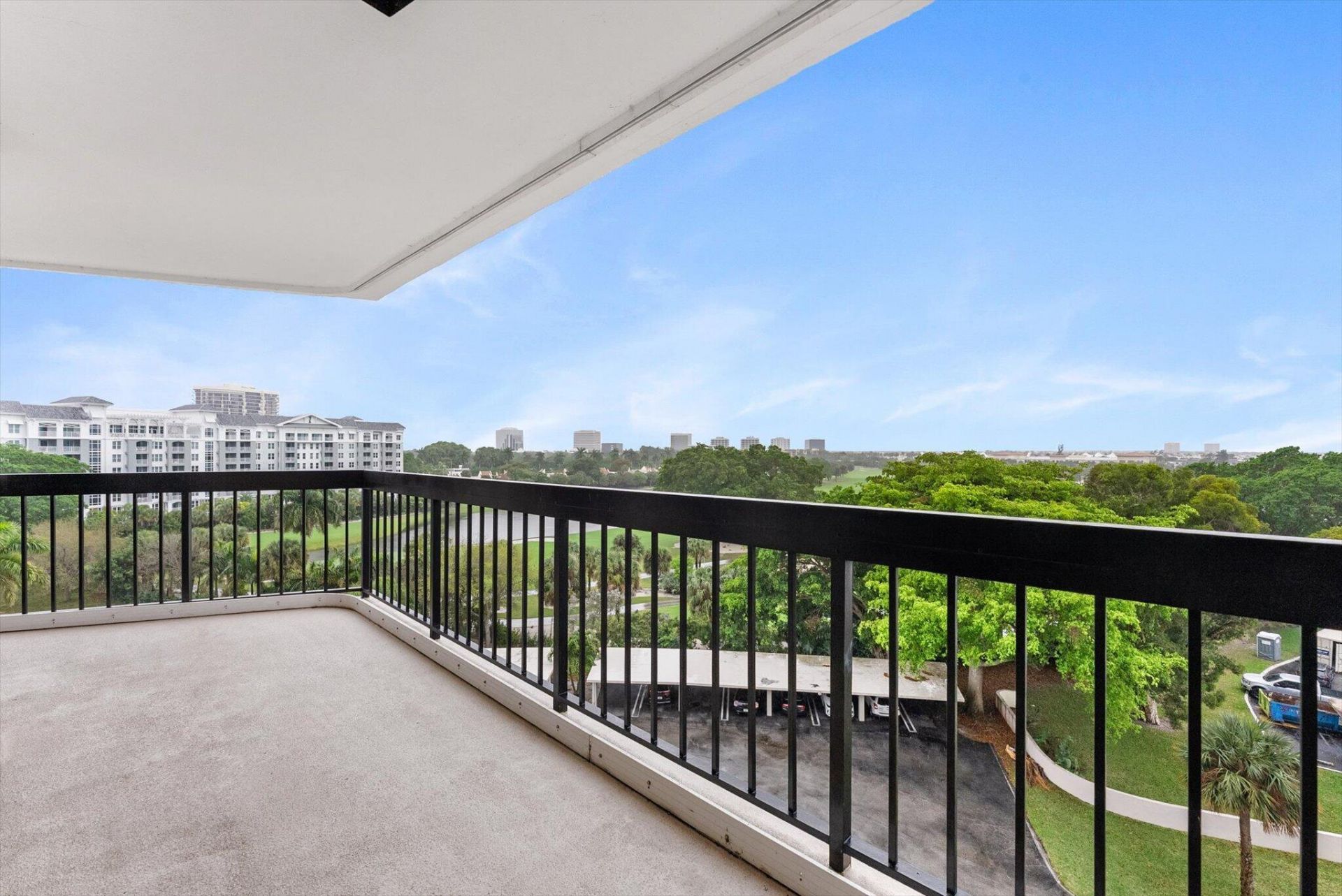 2425 Presidential Way, Unit 704, West Palm Beach, FL 33401 Photo