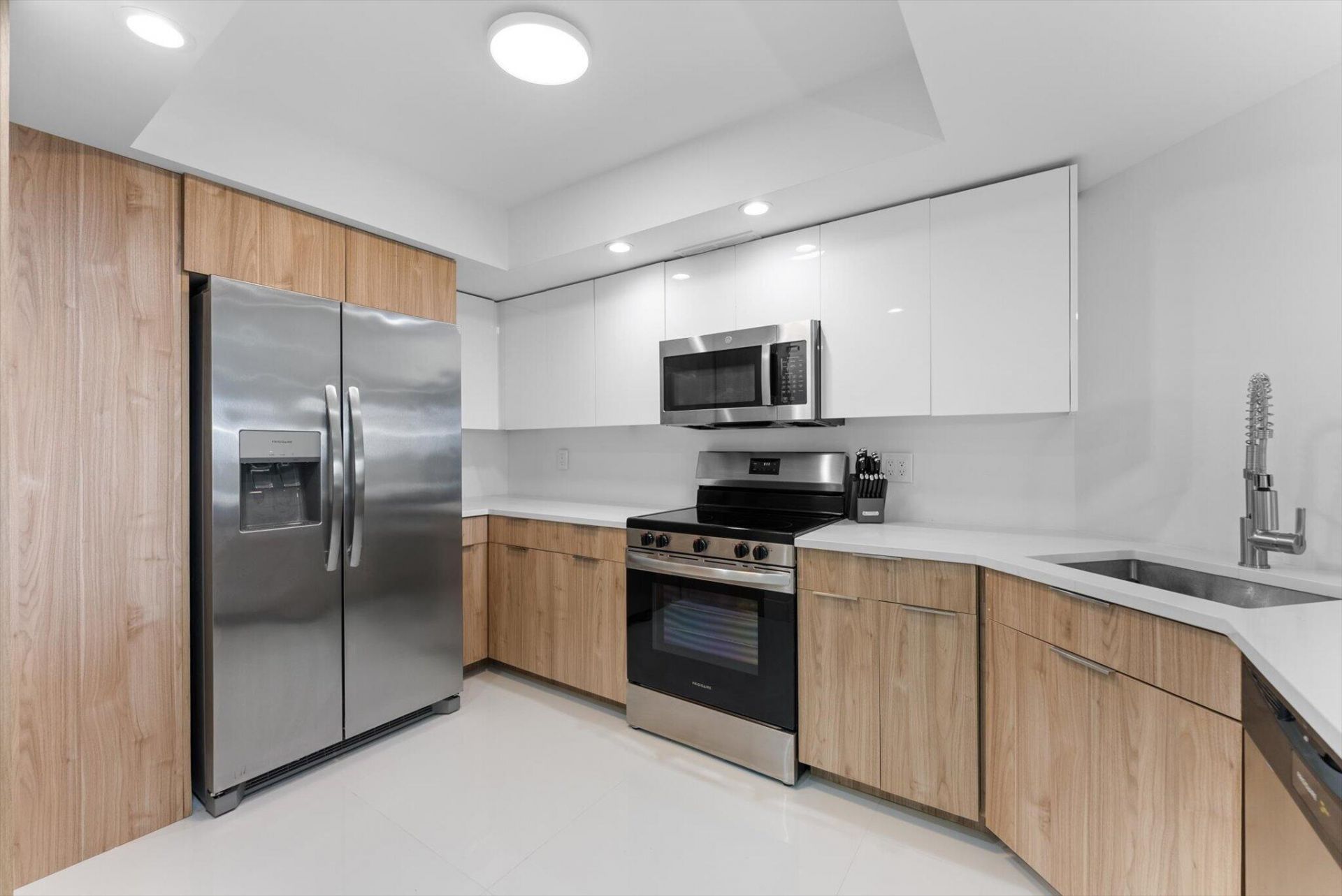 2425 Presidential Way, Unit 704, West Palm Beach, FL 33401 Photo