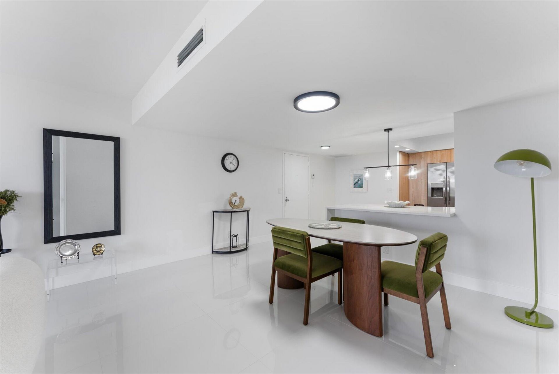 2425 Presidential Way, Unit 704, West Palm Beach, FL 33401 Photo