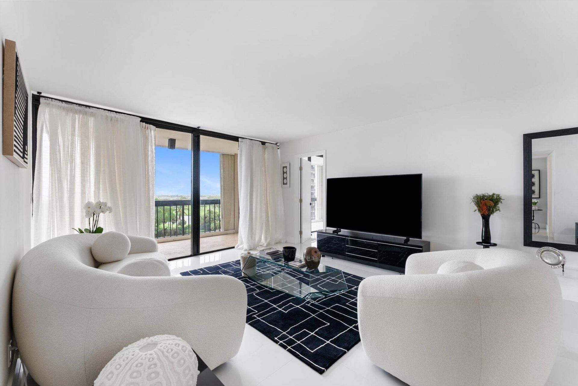 2425 Presidential Way, Unit 704, West Palm Beach, FL 33401 Photo