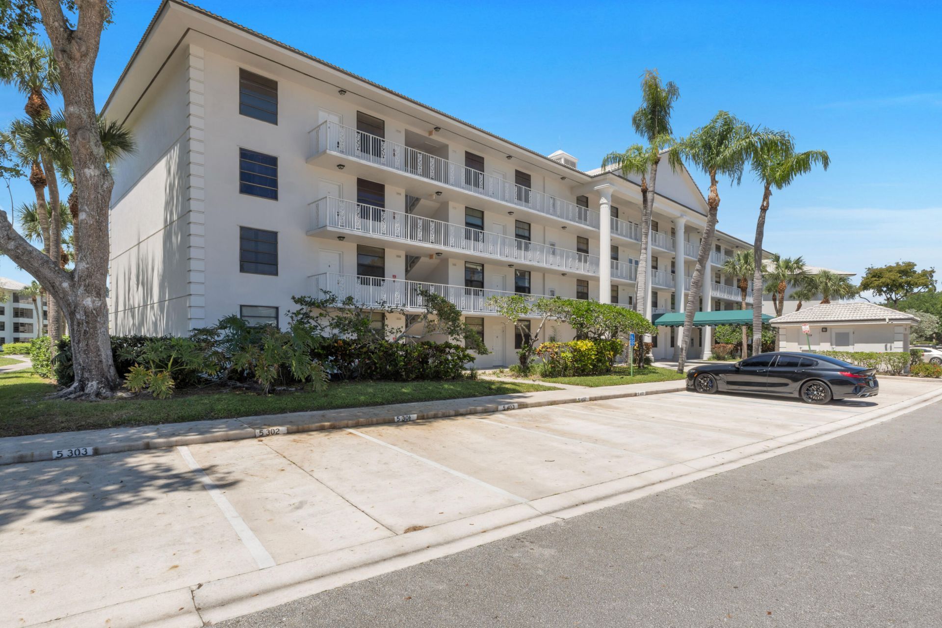 3716 Whitehall Drive, Unit 202, West Palm Beach, FL 33401 Photo
