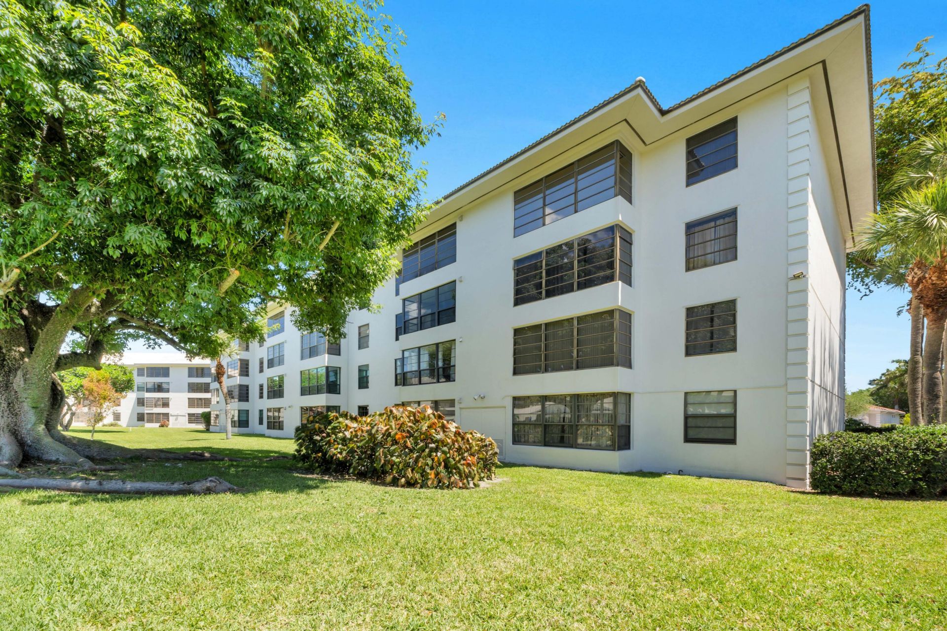 3716 Whitehall Drive, Unit 202, West Palm Beach, FL 33401 Photo