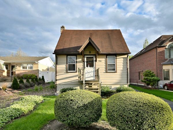 586 W Armitage Avenue , Elmhurst, IL 60126