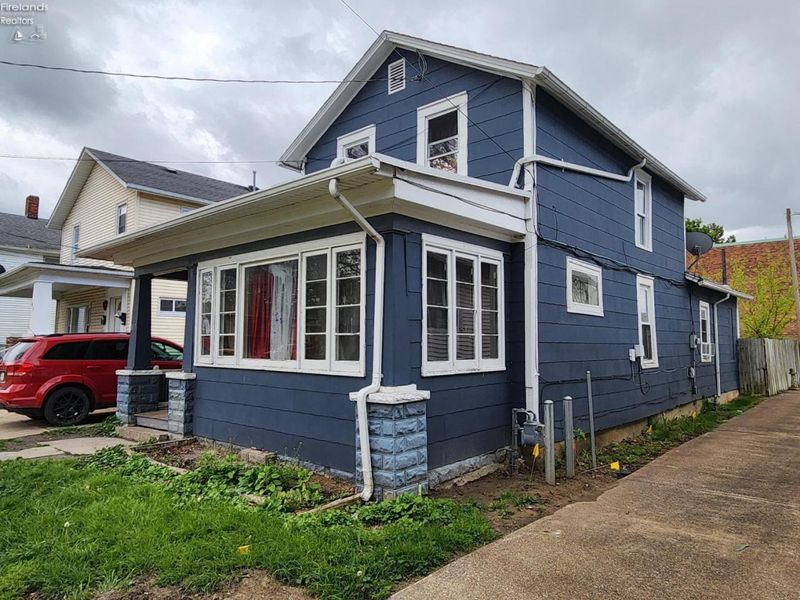 817 Fulton Street, Sandusky, OH 44870 Photo 3