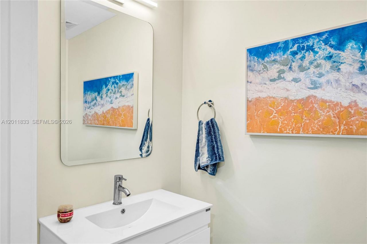 60 SW 13th St , Unit 2014, Miami, FL 33130 Photo