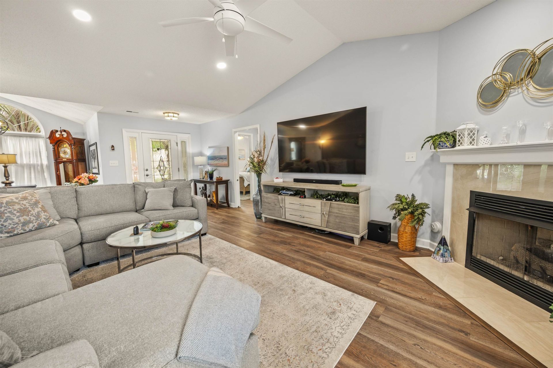 527 Quail Ct.  Photo 4