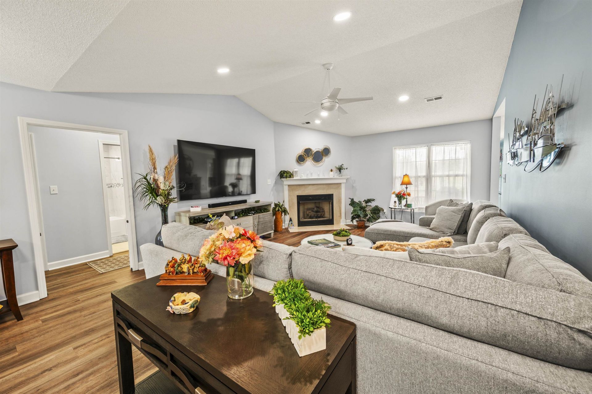 527 Quail Ct.  Photo 5