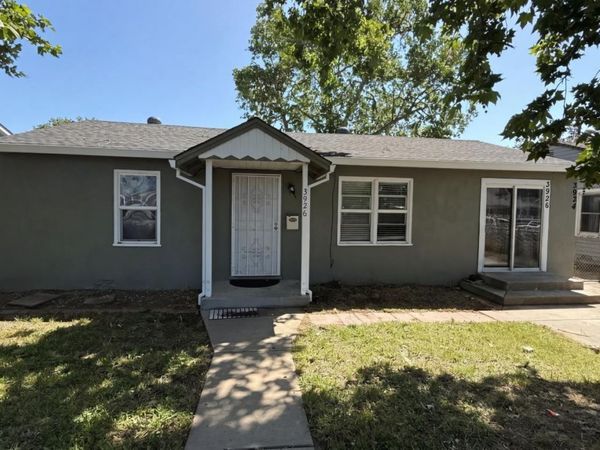3924-3926 Ivy St, Sacramento, CA 95838