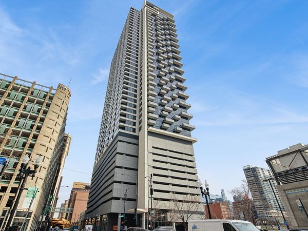 235 W Van Buren Street , Chicago, IL 60607