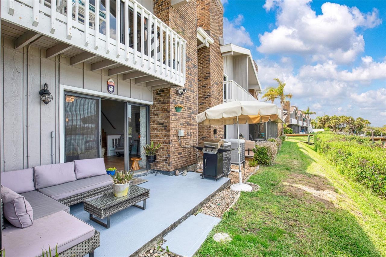121 Lagoon Court, New Smyrna Beach, FL 32169 Photo