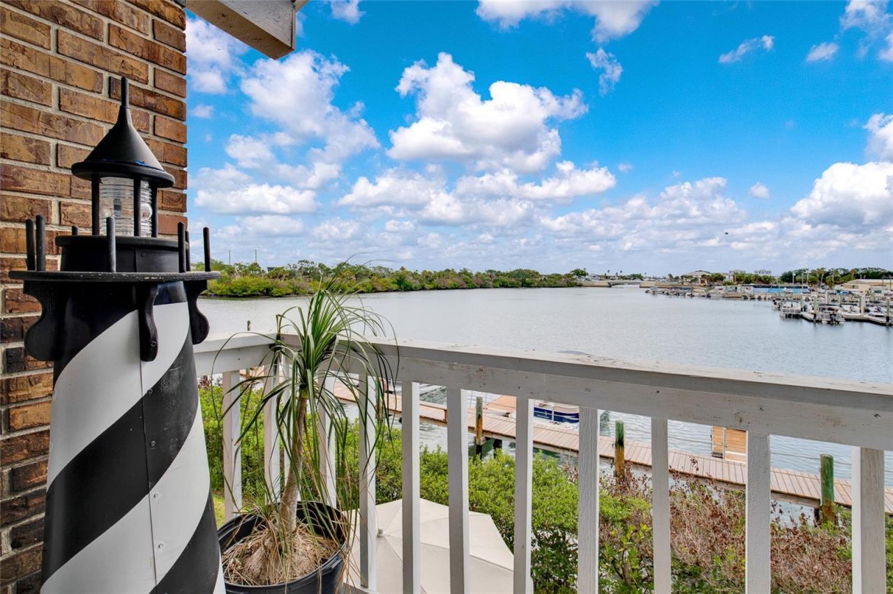 121 Lagoon Court, New Smyrna Beach, FL 32169 Photo